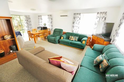 Photo of property in 9 Swanson Oaks, Swanson, Auckland, 0612