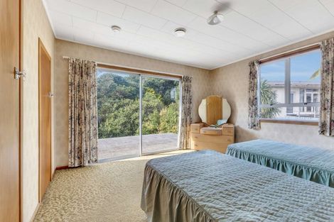 Photo of property in 27 South Road, Moturoa, New Plymouth, 4310