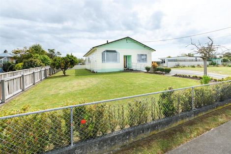 Photo of property in 201 Bridge Street, Bulls, 4818