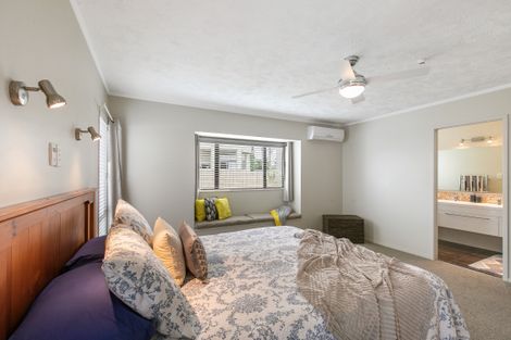 Photo of property in 1/47 Knights Road, Rothesay Bay, Auckland, 0630