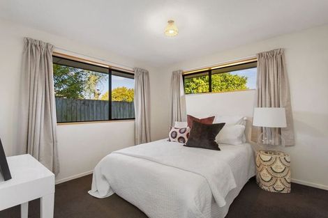Photo of property in 1/18 Winters Road, Redwood, Christchurch, 8051