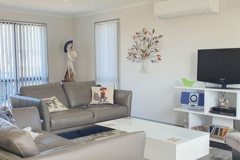 Photo of property in 9 Mckerrow Place, Featherston, 5710