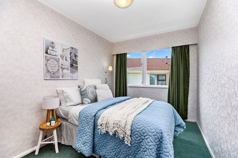 Photo of property in 30 Westview Grove, Miramar, Wellington, 6022