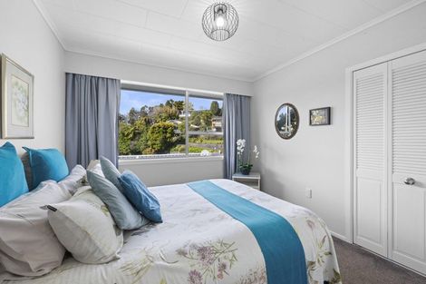 Photo of property in 6 Te Mara Place, Merrilands, New Plymouth, 4312