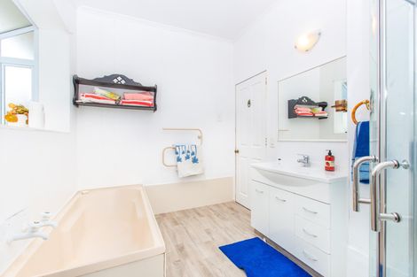 Photo of property in 23 Bay View Road, Raglan, 3225