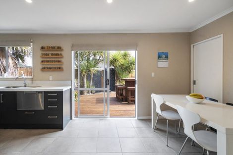 Photo of property in 21 Palliser Place, Milson, Palmerston North, 4414
