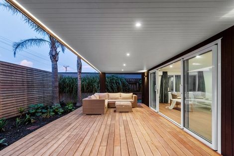 Photo of property in 112 Karewa Parade, Papamoa Beach, Papamoa, 3118