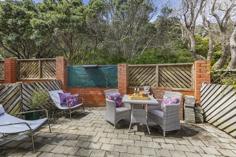 Photo of property in 16 Lawson Place, Mount Victoria, Wellington, 6011