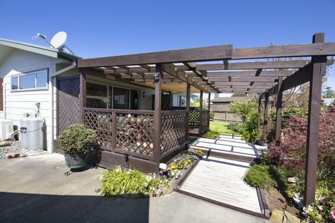 Photo of property in 20 Valerie Street, Clive, 4102