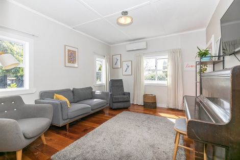 Photo of property in 15 Hinau Street, Maeroa, Hamilton, 3200