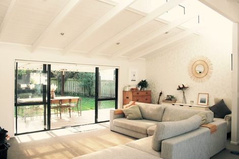 Photo of property in 10 Tokay Place, Huapai, Kumeu, 0810