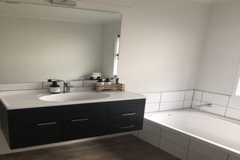 Photo of property in 7b Rotokare Crescent, Whalers Gate, New Plymouth, 4310