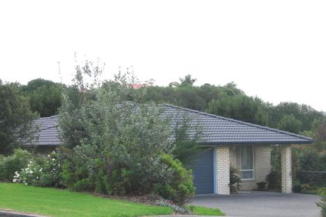 Photo of property in 5 Burgundy Park Avenue, Henderson, Auckland, 0612