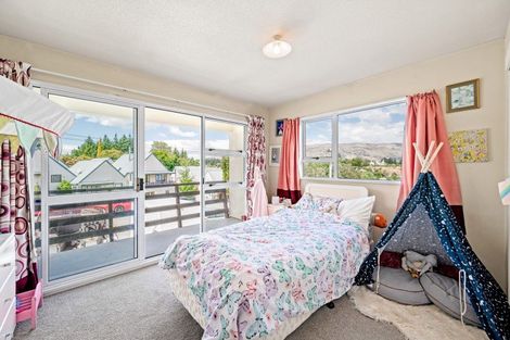Photo of property in 8 Little Street, Wanaka, 9305