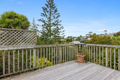 Photo of property in 2/18 Glamorgan Drive, Torbay, Auckland, 0630