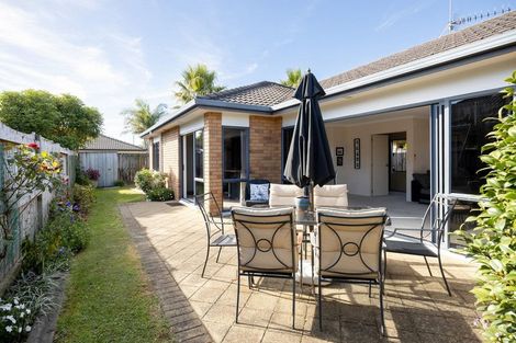 Photo of property in 54 Mcleod Place, Papamoa Beach, Papamoa, 3118