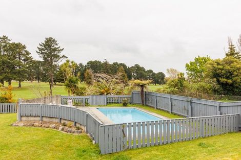 Photo of property in 27 Parkland Crescent, Terrace End, Palmerston North, 4410