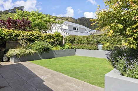 Photo of property in 23 Marine Parade, Eastbourne, Lower Hutt, 5013