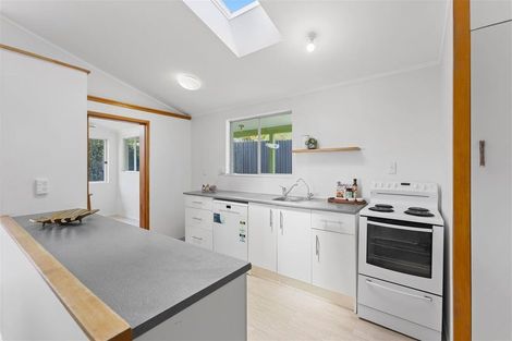 Photo of property in 15 Ruru Street, Waikanae, 5036