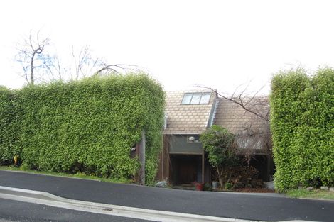Photo of property in 19 Avalon Crescent, Fernhill, Queenstown, 9300