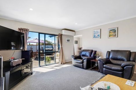 Photo of property in 32 Somerset Crescent, Highbury, Palmerston North, 4412