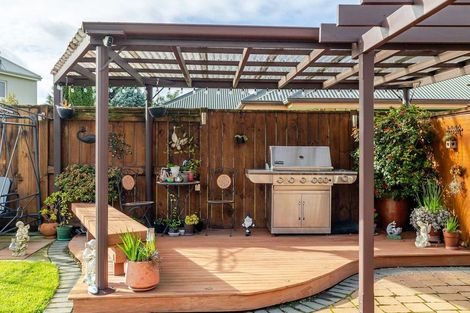 Photo of property in 62 Royal Oak Drive, Kelvin Grove, Palmerston North, 4414