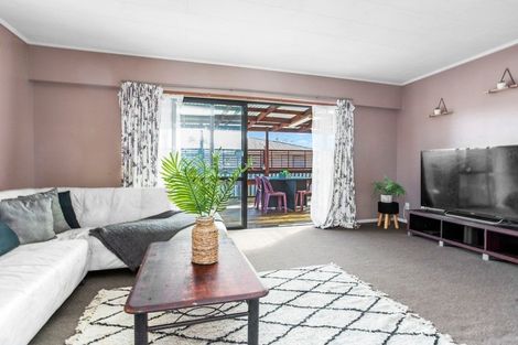 Photo of property in 25 Cramond Drive, Mangere East, Auckland, 2024