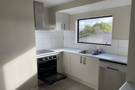 Photo of property in 17 St Catherine Crescent, West Harbour, Auckland, 0618