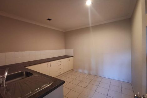 Photo of property in 46 Waimanu Bay Drive, Te Atatu Peninsula, Auckland, 0610