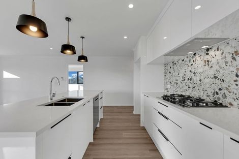 Photo of property in 2 Viv Green Place, Pokeno, 2402