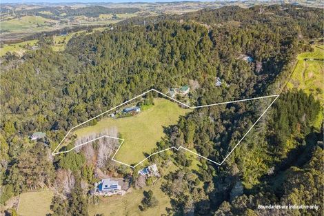 Photo of property in 82 Pinchgut Road, Kaukapakapa, 0873
