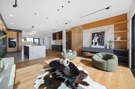 Photo of property in 8 Mill Hill Close, Flat Bush, 2019