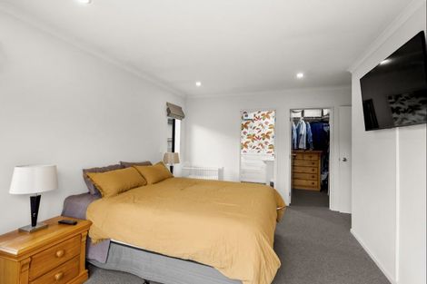 Photo of property in 28 Lochnagar Drive, Lake Hayes, Queenstown, 9304