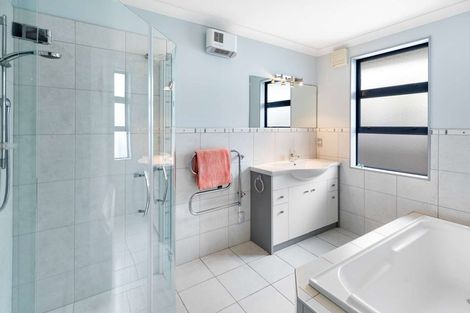 Photo of property in 107 Ruapehu Drive, Fitzherbert, Palmerston North, 4410