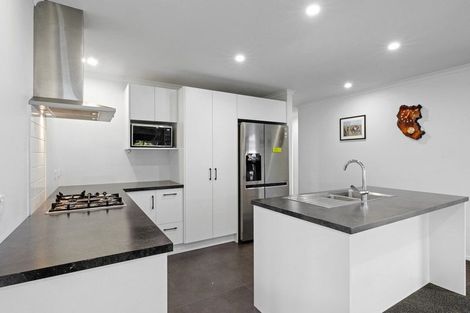 Photo of property in 15 Dreaver Drive, Waitara, 4320
