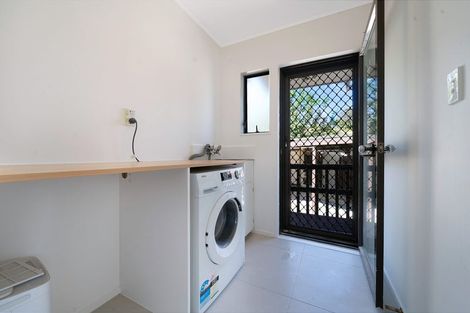 Photo of property in 1/76 Chilcott Road, Henderson, Auckland, 0612
