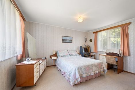 Photo of property in 68 Buscomb Avenue, Henderson, Auckland, 0610