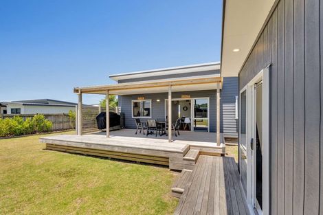 Photo of property in 112 Mahoe Place, Matarangi, Whitianga, 3592