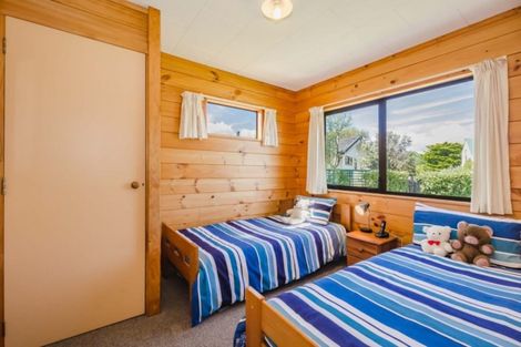 Photo of property in 6 Oratia Street, Waikanae Beach, Waikanae, 5036