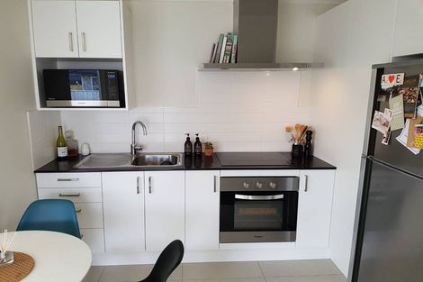 Photo of property in 44b Gilbransen Road, Kumeu, 0810