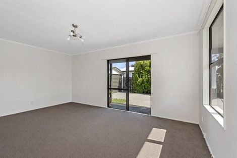 Photo of property in 2 Saxbys Road, Glenview, Hamilton, 3206