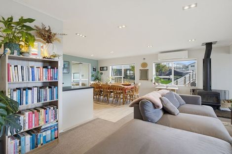 Photo of property in 3 Awatere Place, Snells Beach, 0920