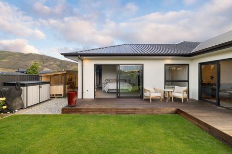 Photo of property in 16 Travertine Street, Cromwell, 9310