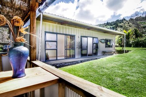 Photo of property in 100 Motukaraka Point Road, Kohukohu, 0491