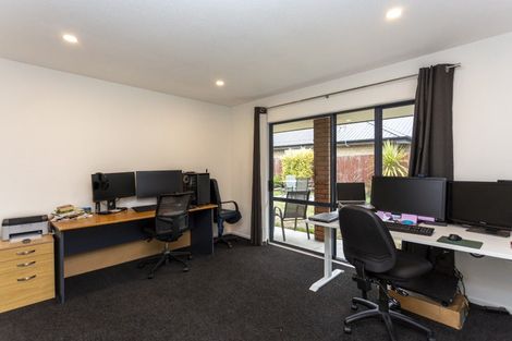 Photo of property in 35 Broadhaven Avenue, Parklands, Christchurch, 8083