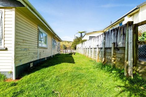 Photo of property in 93 Omata Road, Marfell, New Plymouth, 4310