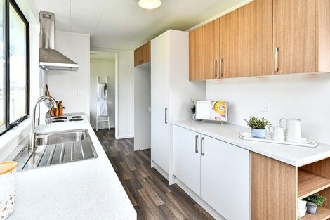 Photo of property in 6 Leaming Place, Clarks Beach, 2122