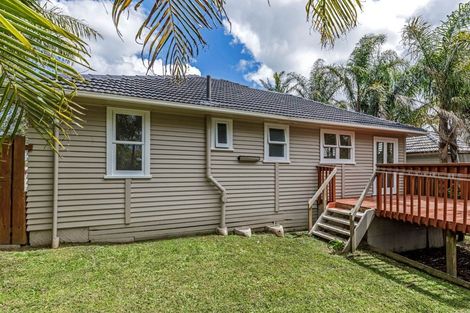 Photo of property in 2/9 Merton Avenue, Glenfield, Auckland, 0627
