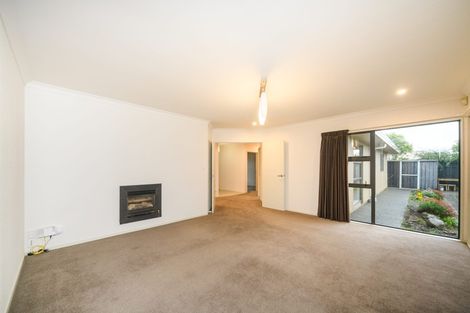 Photo of property in 16 Sorrento Place, Kelvin Grove, Palmerston North, 4414