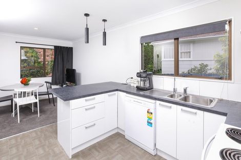 Photo of property in 18 Manor Place, Bader, Hamilton, 3206